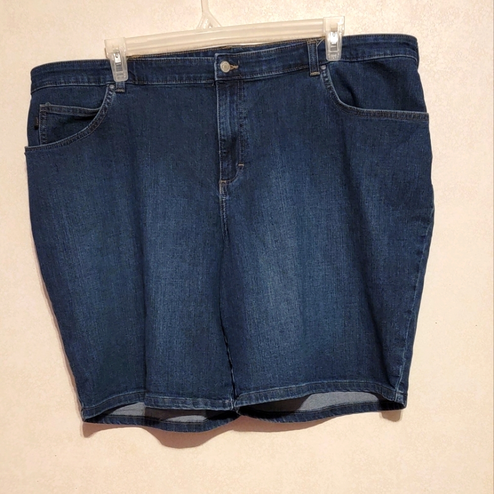 Lee shorts size 22W